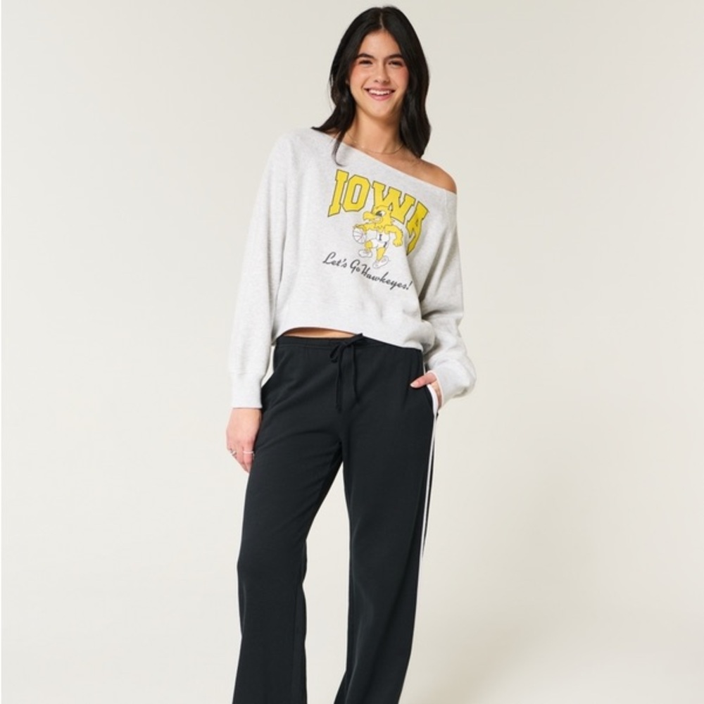 NWT Hollister Low Off-Shoulder Sweatshirt with Mascot Graphic SIZE: M